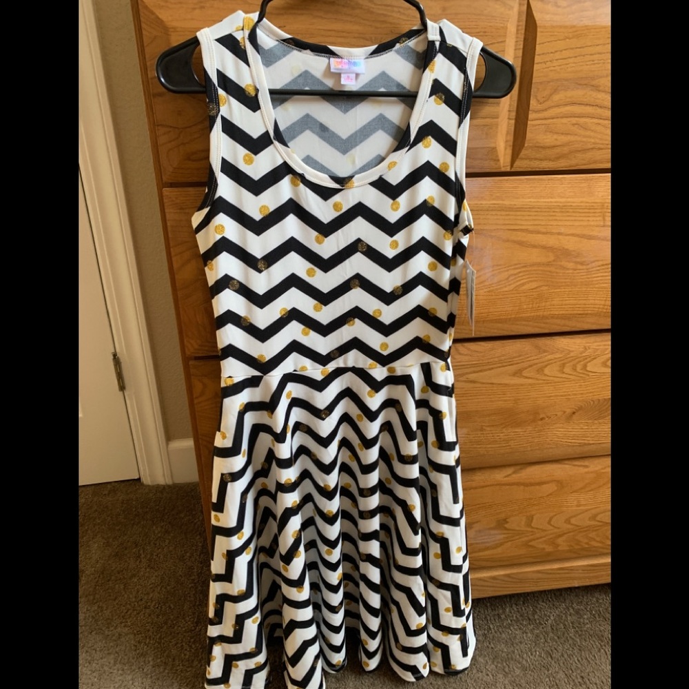 NWT Sm LuLaRoe Nicki, white, black, gold glitter